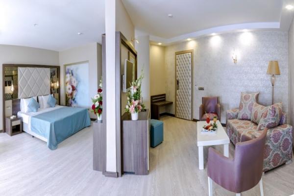 Adin Beach Hotel / premium suit