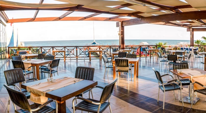 Adin Beach Hotel  