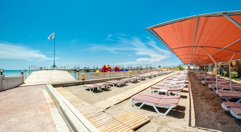 Adin Beach Hotel  