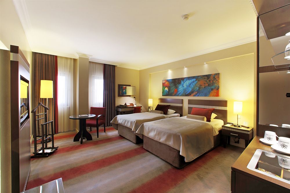 Almira Hotel Thermal Spa & Convention Center  
