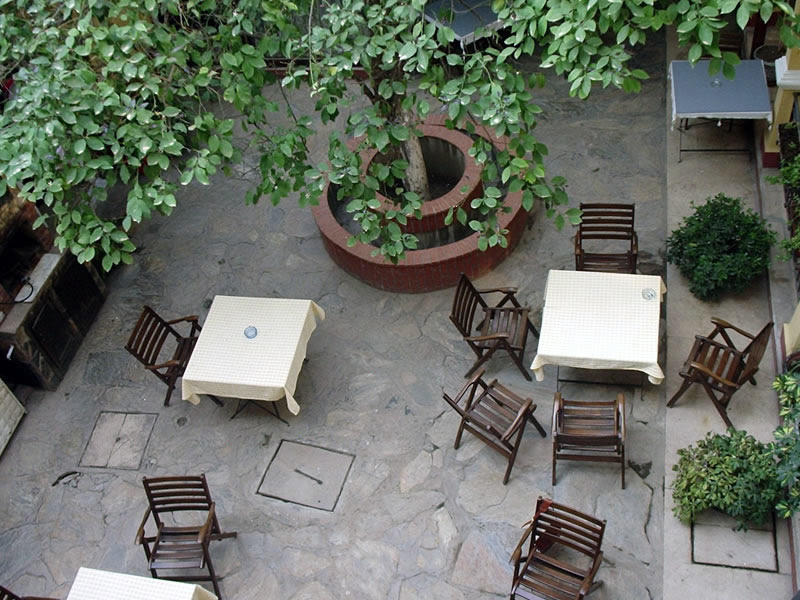 Antikhan Hotel  