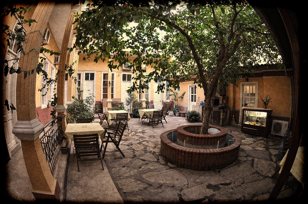 Antikhan Hotel  