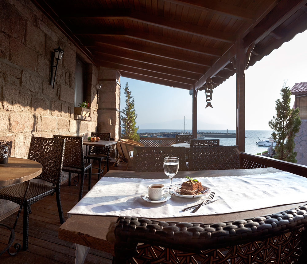 Assos Behram Hotel  