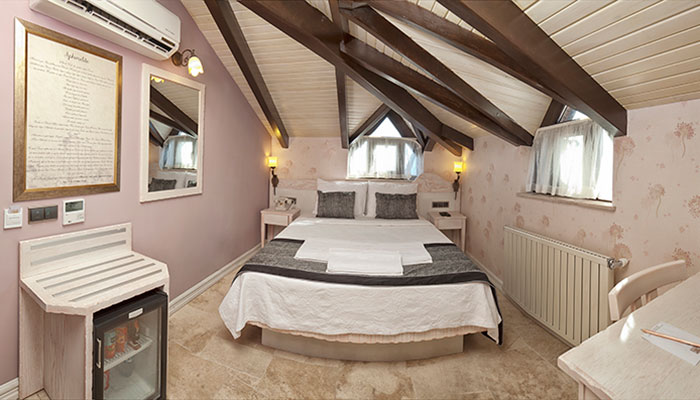 Assos Behram Hotel  