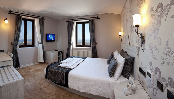 Assos Behram Hotel  