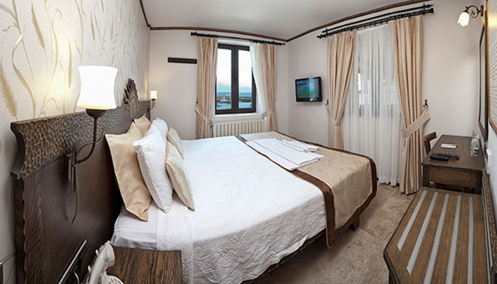 Assos Behram Hotel  