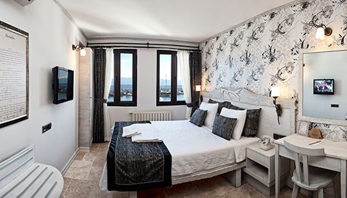 Assos Behram Hotel  