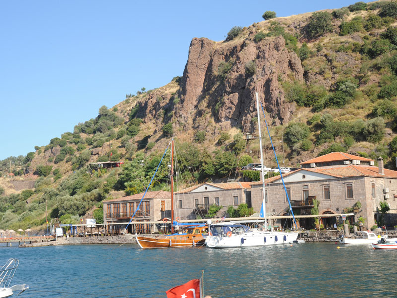 Assos Nazlıhan Otel  