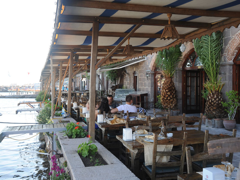 Assos Nazlıhan Otel  