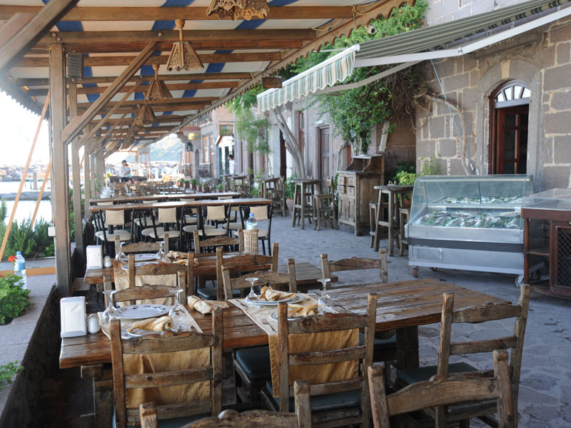 Assos Nazlıhan Otel  