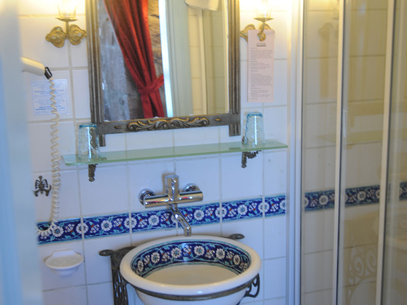 Assos Nazlıhan Otel  