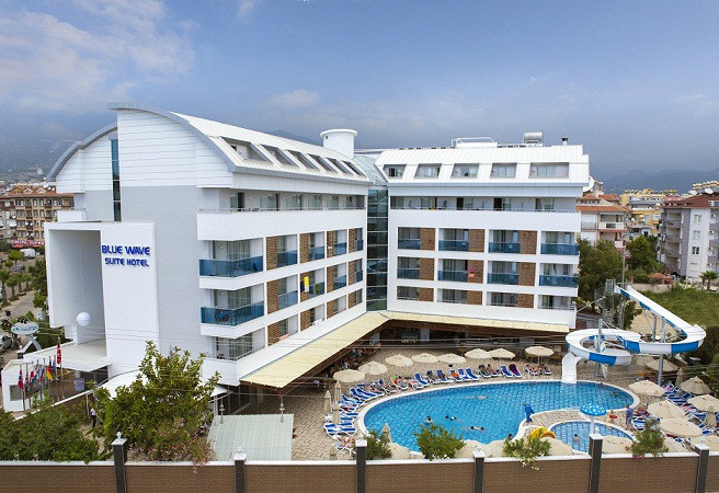 Blue Wave Suite Hotel  