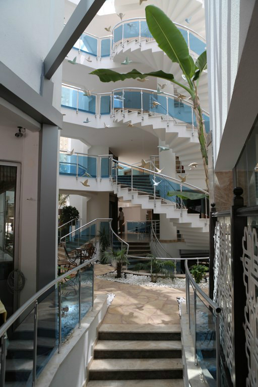 Blue Wave Suite Hotel  