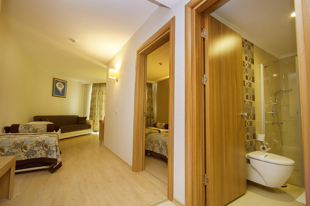Blue Wave Suite Hotel / suit oda