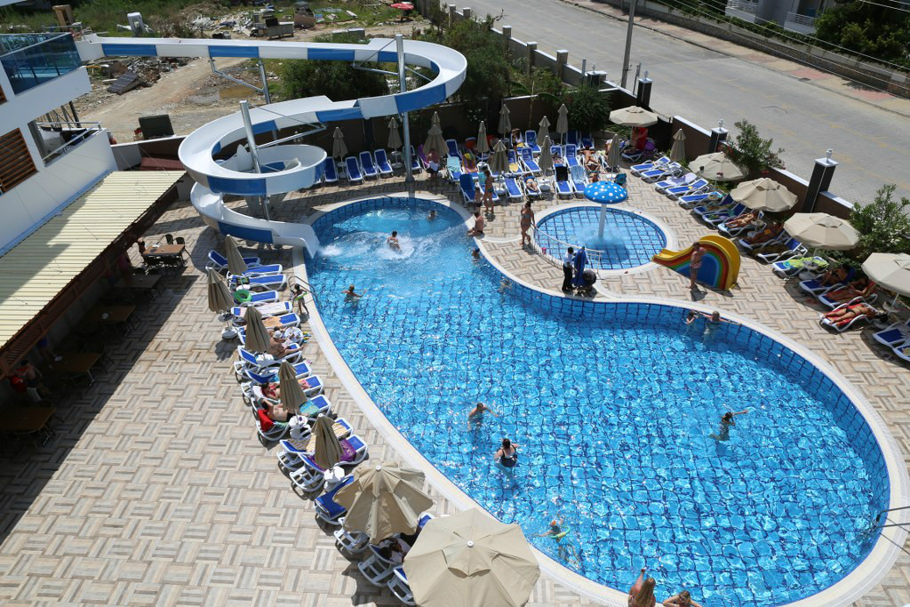 Blue Wave Suite Hotel  