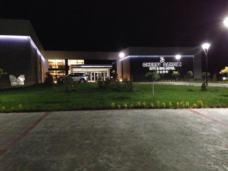 Cherry Garden City Spa Hotel  