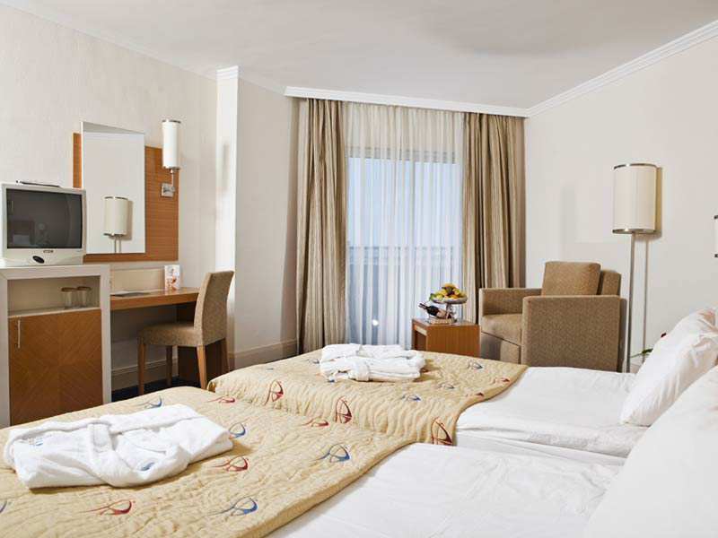 Crystal Admiral Resort Suites & Spa Side  