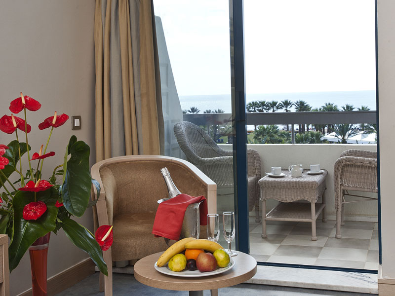 Crystal Tat Beach Golf Resort&Spa  