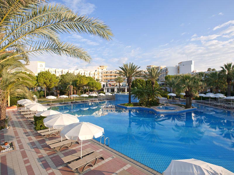 Crystal Tat Beach Golf Resort&Spa  