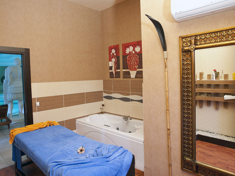 Crystal Tat Beach Golf Resort&Spa  