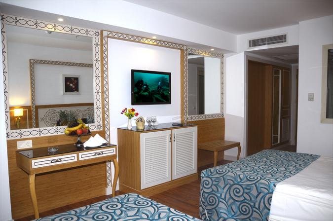 Crystal Waterworld Resort & Spa  