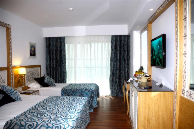 Crystal Waterworld Resort & Spa  