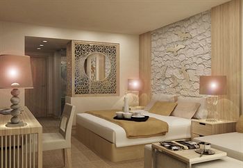 Dionis Hotel Resort & Spa  