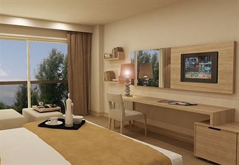 Dionis Hotel Resort & Spa  
