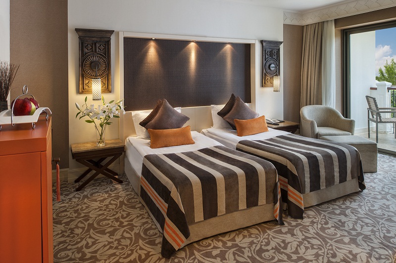 Ela Excellence Resort Belek / göl evi aile odalı