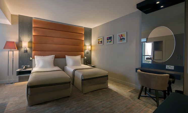 Elexus Hotel Resort / kara manzaralı standart oda