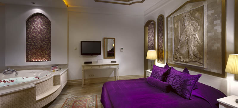 Gardens of Babylon Suite Hotel Well Being Resort / King Suite 