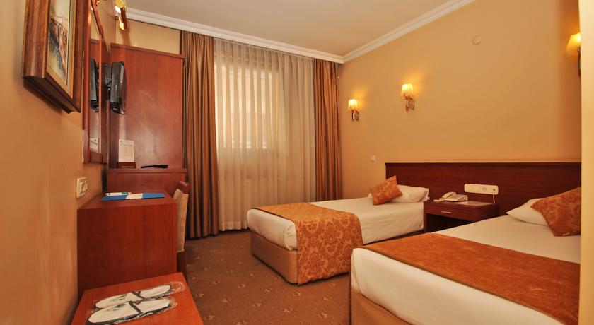 Golden Siyav Hotel  