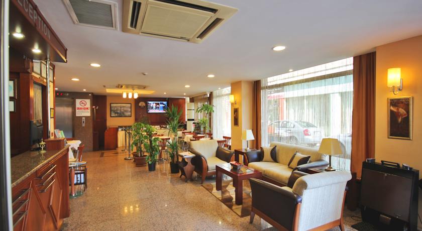 Golden Siyav Hotel  
