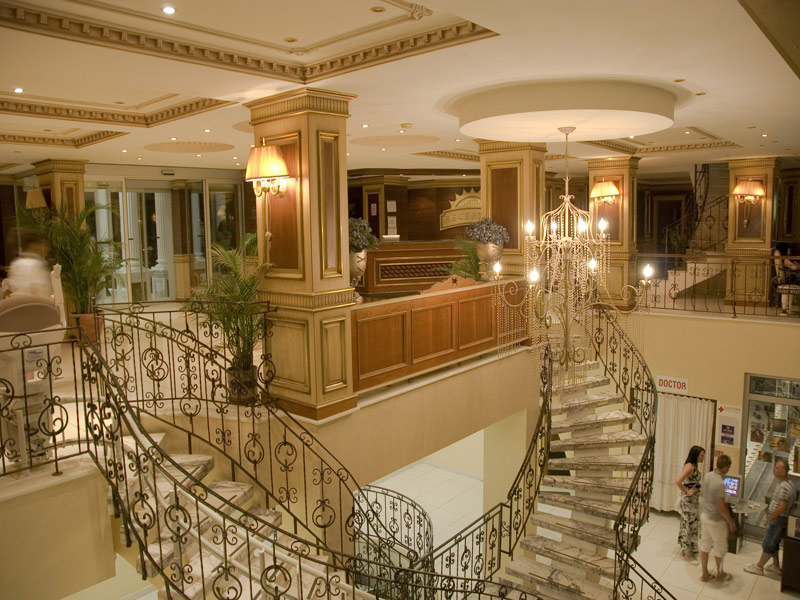 Grand Newport Hotel  