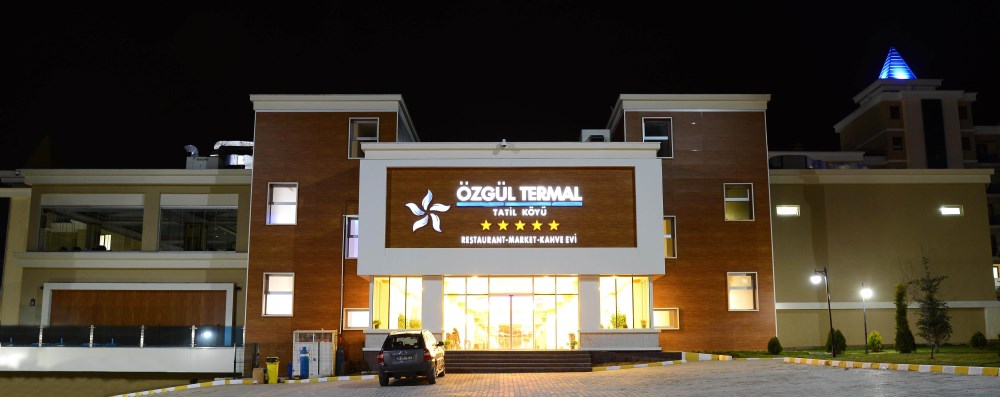 Grand Özgül Termal Tatil Köyü  