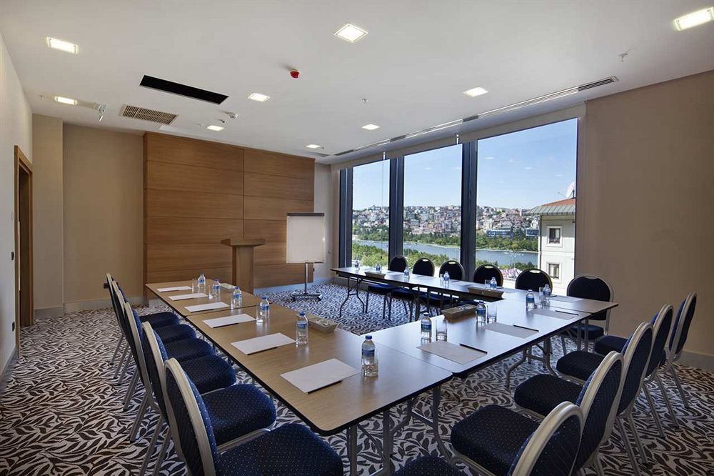 Dosso Dossi Golden Horn / Balıkçı Adası Toplantı Odası