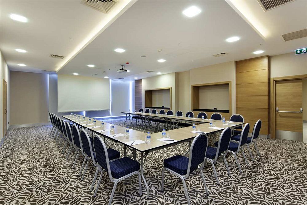 Dosso Dossi Golden Horn / Kaşıkadası Meeting Room