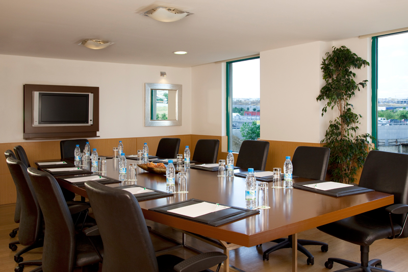 Holiday Inn Istanbul Airport / Boardroom