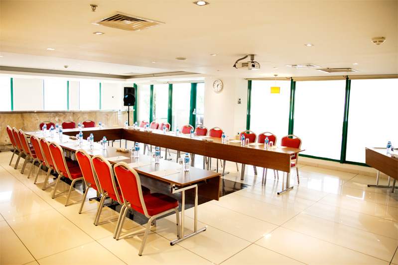 Holiday Inn Istanbul Airport / Boardroom4