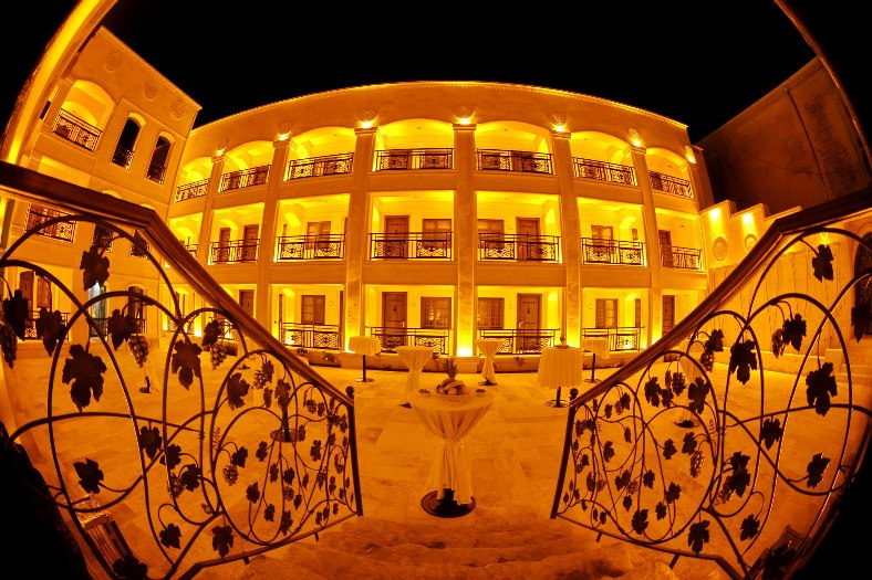 İzala Hotel  