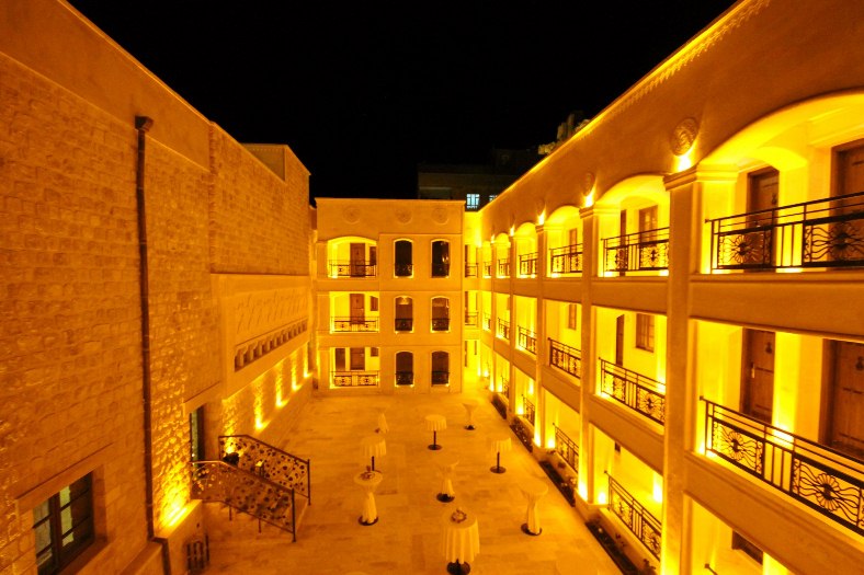 İzala Hotel  