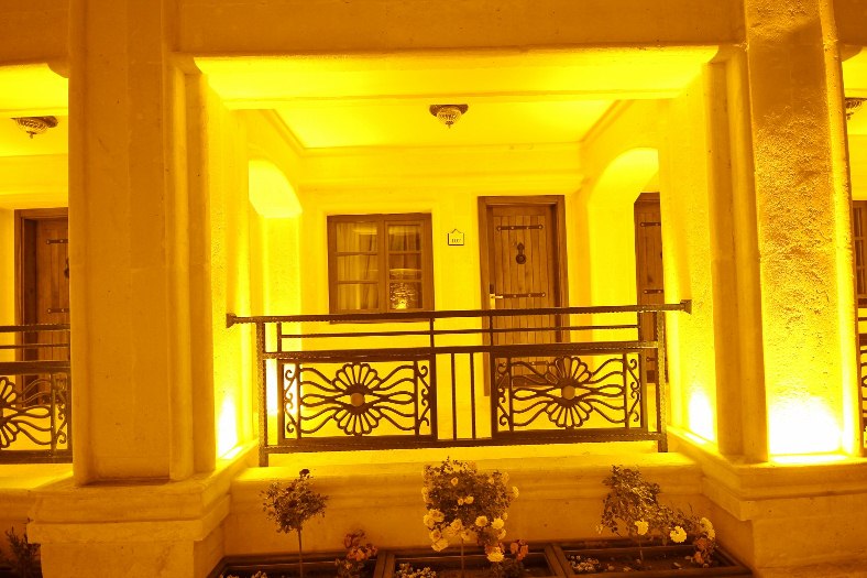 İzala Hotel  