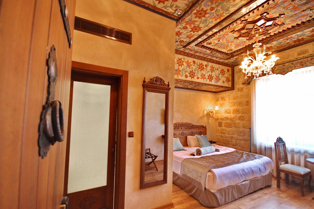 İzala Hotel  