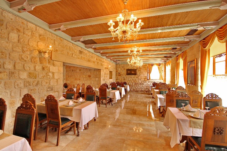 İzala Hotel  