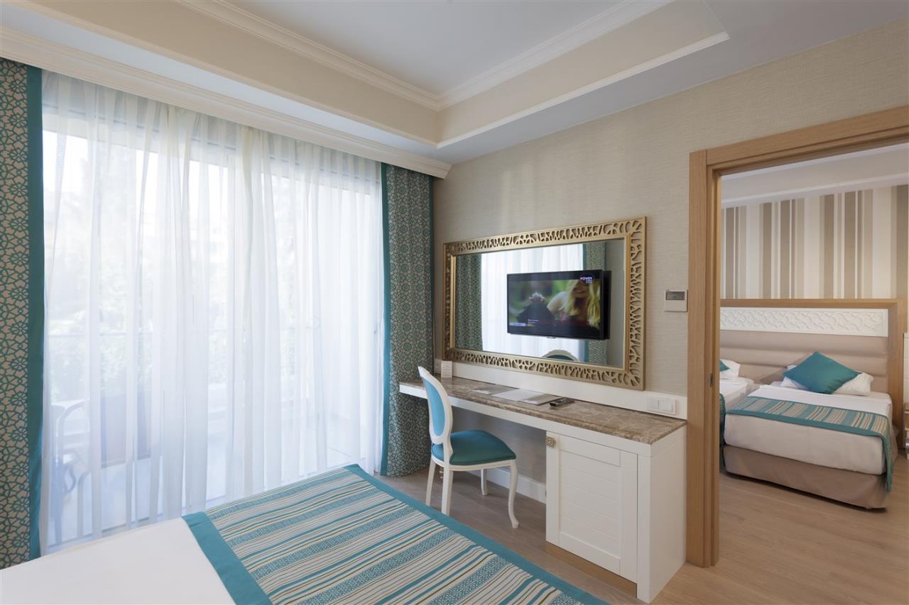 Karmir Resort & Spa / Aile Odası