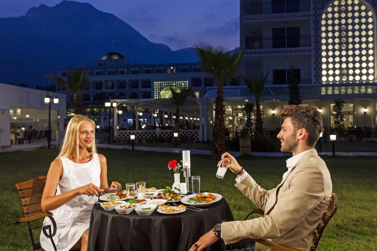 Karmir Resort & Spa  