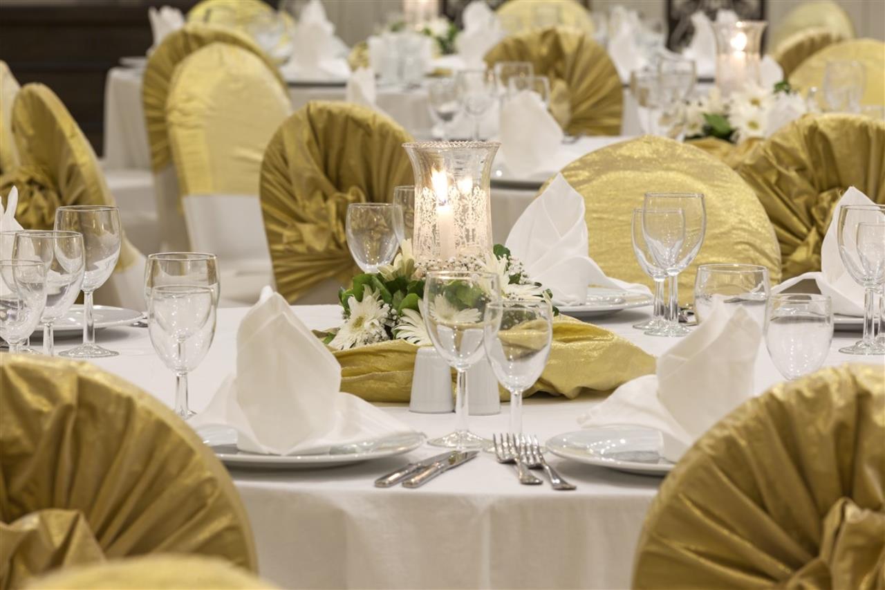 Karmir Resort & Spa  