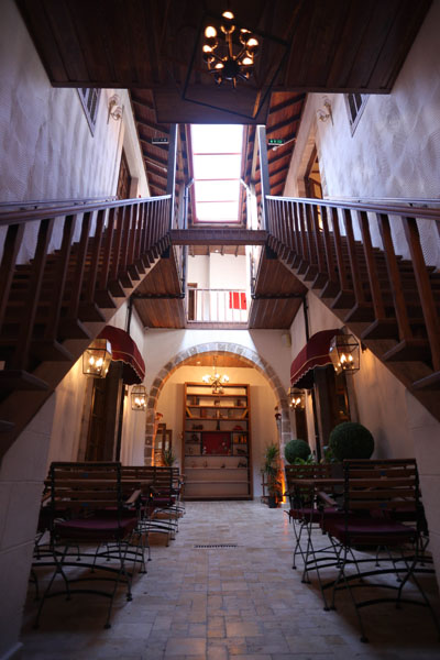 La Perla Premium Otel / MUHTEŞEM AVLUSU