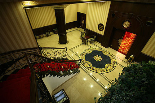 Latanya Palm Hotel  