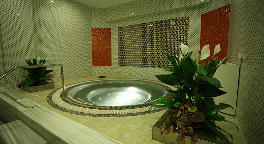 Latanya Palm Hotel  
